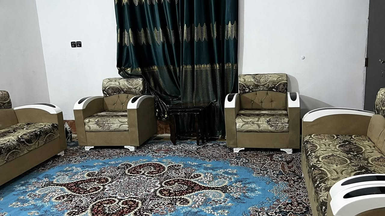 تخم 20 مقعد 
نضيف مابي ولا جلخ
سعره 650 وبي مجال .


**إذا كنت صاحب هذا الإعلان وتريد حذفه لأي سبب، رجاءا أرسل رسالة إلى الدعم الفني**