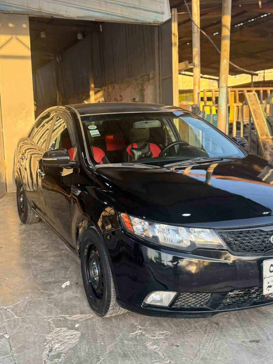 السلام عليكم للبيع كيا سيراتو 2011 خليجي 1600  رقم سليمانيه بيها بنيد صبغ فقط بدون دواخل جاهزة محرك وكير وصدر وتايرات 
منظومة تبريد جديدة 
السعر 82 بس مجال بسيط 
***********
