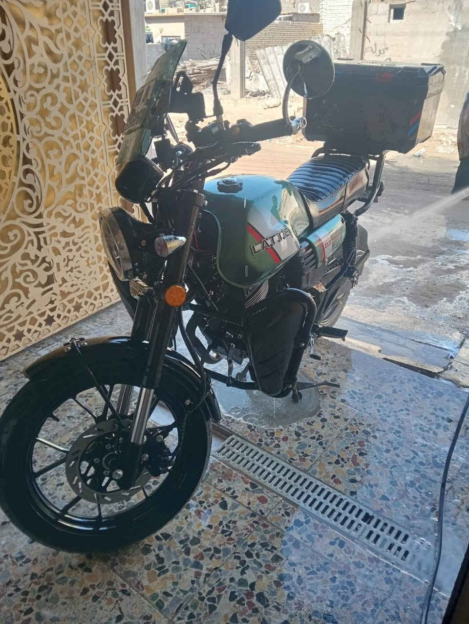 السلام عليكم دراجه رقم باسمي سنويه جديده صار ١٣ يوم نازله ماشيه ١٥٠٠ السعر 3 مليون مع الكماليات 
بغداد بلديات ***********
