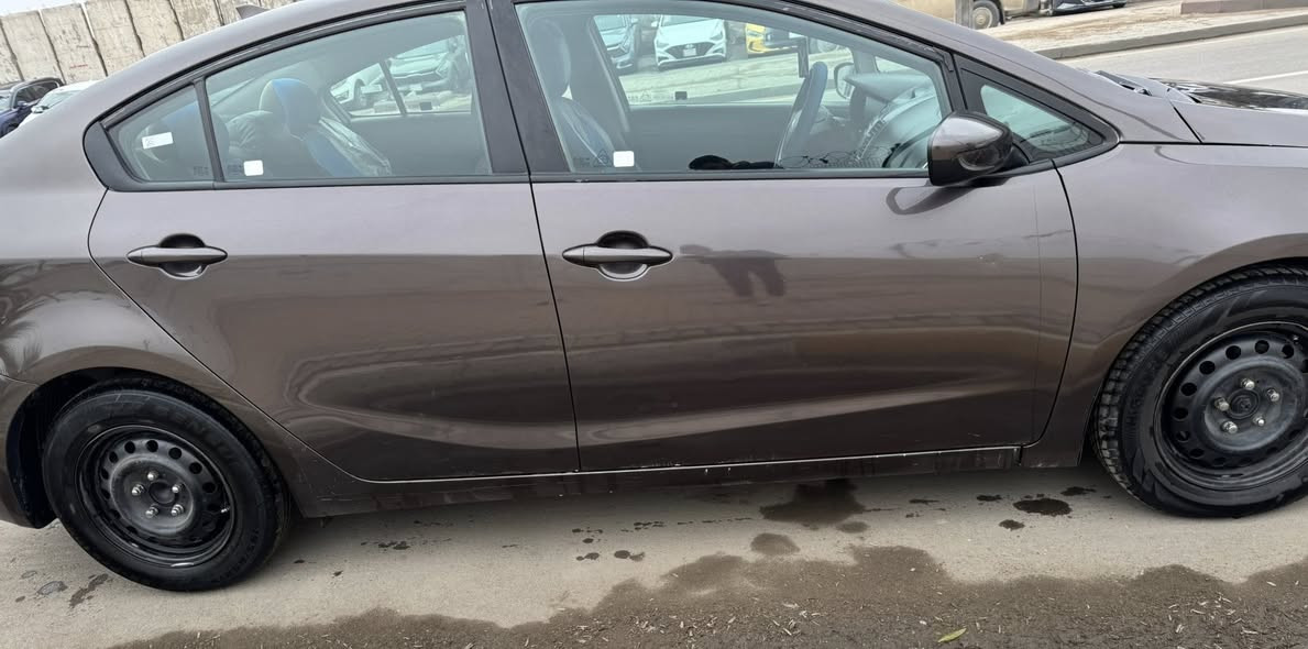 يا الله السلام عليكم اخوتي فورتي موديل ١٧ ماشيه ١٥٠ سياره حادثهه بمريكا والتفاصيل كلها ناشرهه سونار العراق وصور امريكا فقط خشم البنيد والجاملغ وبالعراق صار بيهه شخوط وطخات خفيفه ونصبغت حزام بأسمي عنوان بغداد السعر ( 100 ) وبيهه مجال كلش بسيط 

 ☎️ ***********
