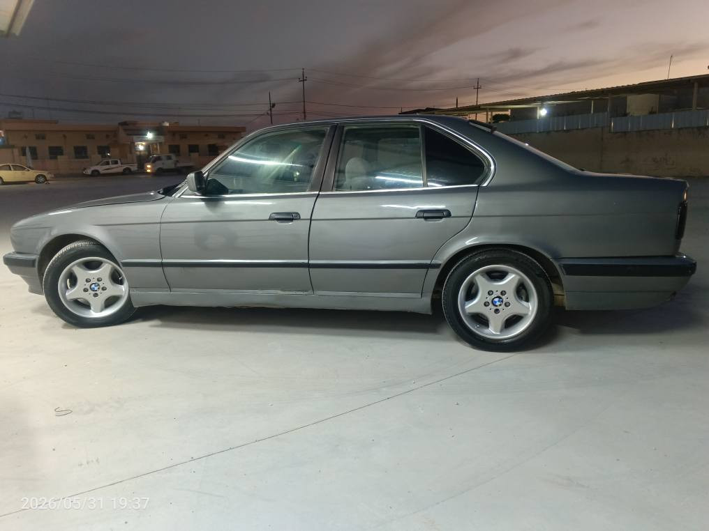 🚗 بۆ فرۆشتن | BMW 
سعر: 47 وەرەقە  
• مۆدیل: 1990   • گێڕ: حادی .مەکینەی 520  • جام: کارەبایی   • تەنها جەمپێکی پشتی هەیە     
• بەناوکردن بەشەرتە   • وەرگەڕان و بڕانەوەی بەشەرتە   • تەعویل و غرامەی بەشەرتە   • گێڕ و مەکینەی بەشەرتە   
📍 شوێن: هەولێر  
📞 بۆ زانیاری زیاتر پەیوەندی بکە: *********** أربيل, العراق

