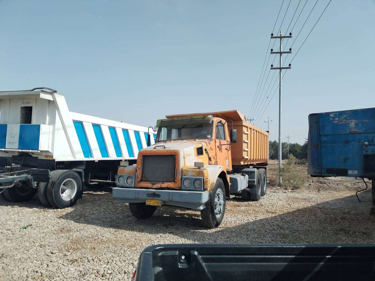 سلام عليكم للبيع فالفو موديل ٨٢ مكينه جي ١٠ جديده كير فقستين سياره بلاديه ونضيفه جاهز للعمل سعر ١٣ مليون اوبيه مجال الاستفسار تصل *********** /***********
