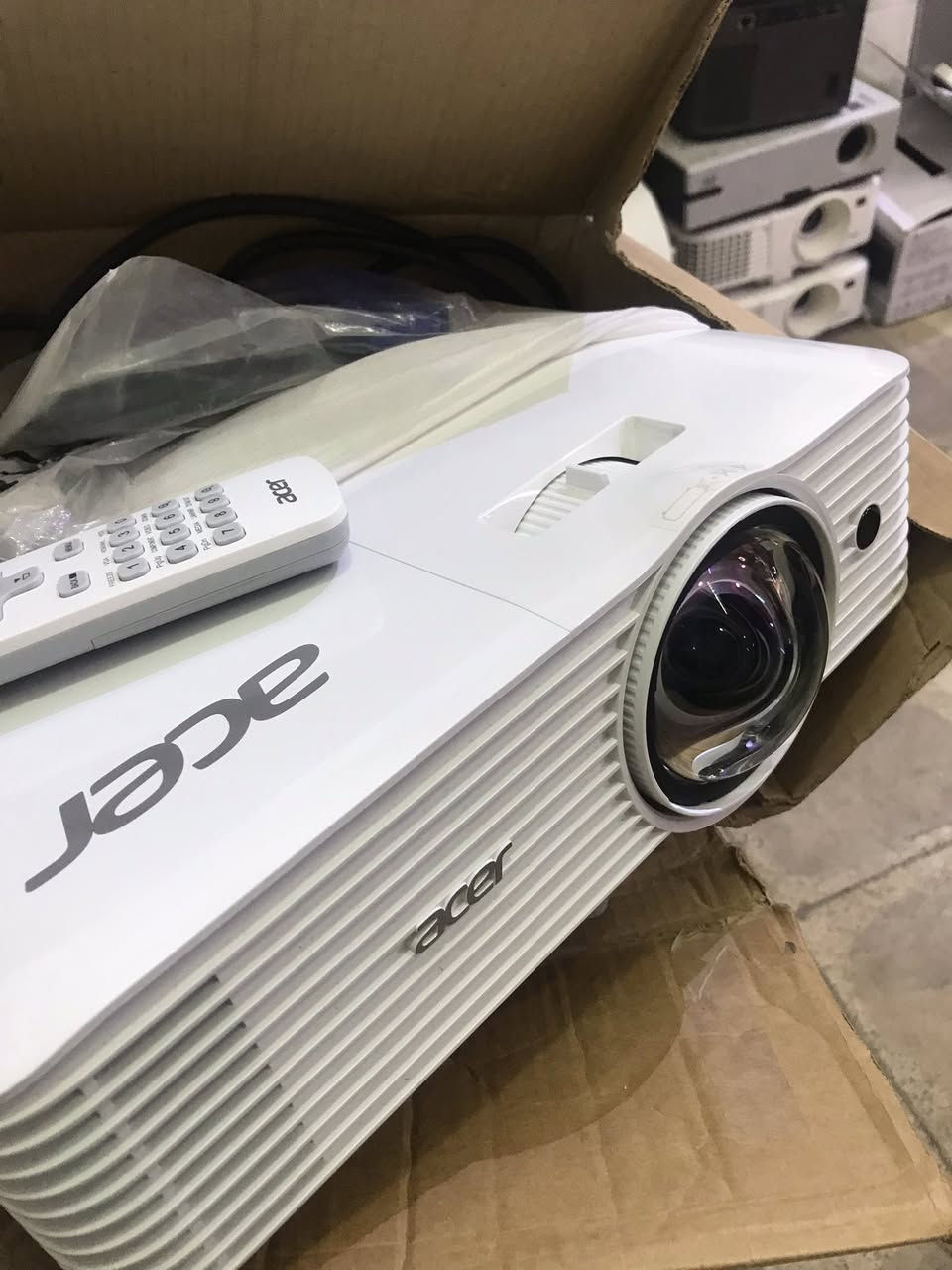 السلام عليكم .داتاشو نوع ايسر جديده سعر 300الف .مكتب صخر باب الشرجي ***********
