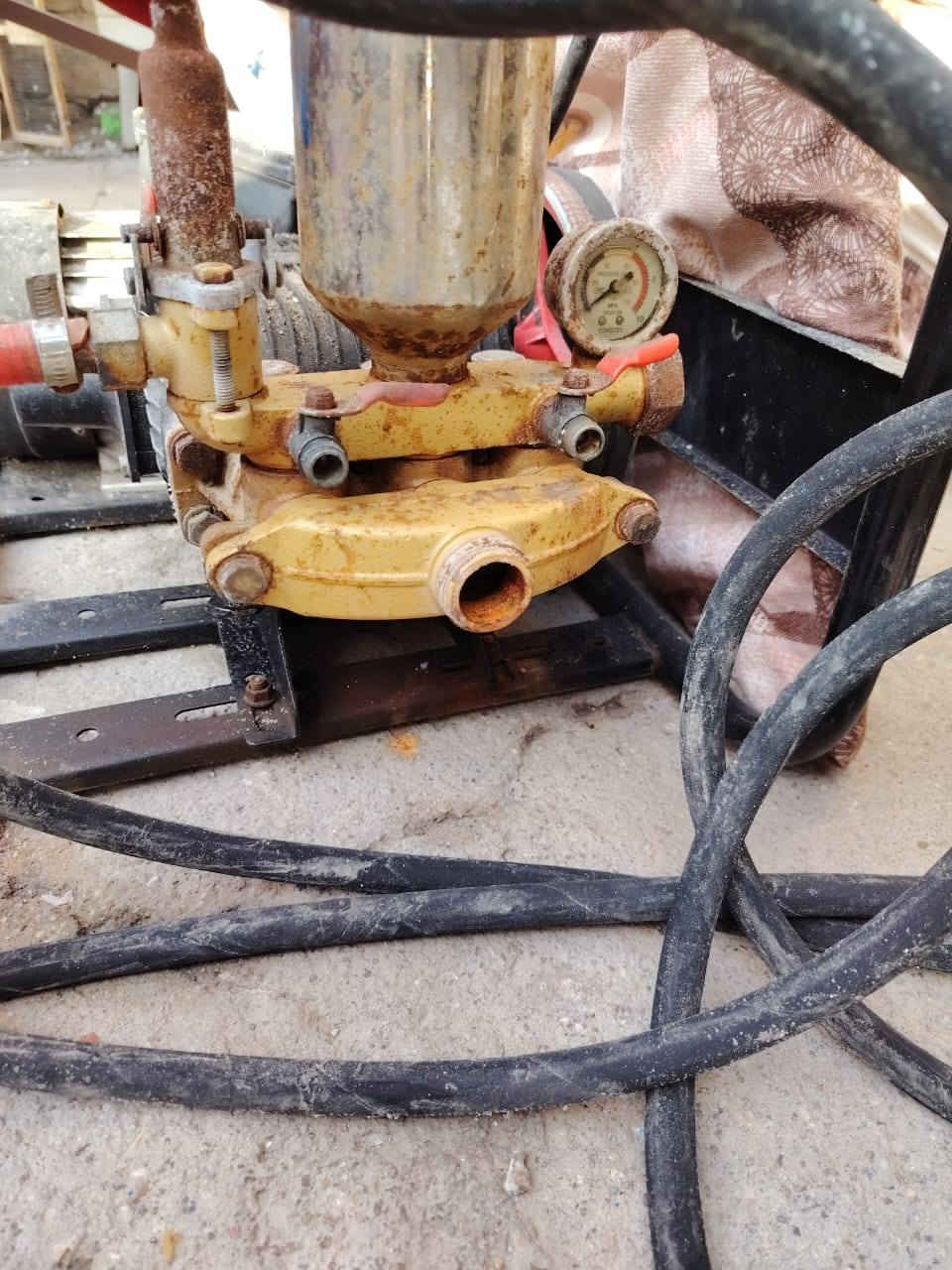 مضخه غسل سيارات  نضيف    ضغطه قوي   ويا صونده 18متر مسلح طبقتين   السعر ٢٠٠ الف  البصره نواب الضباط  ***********
