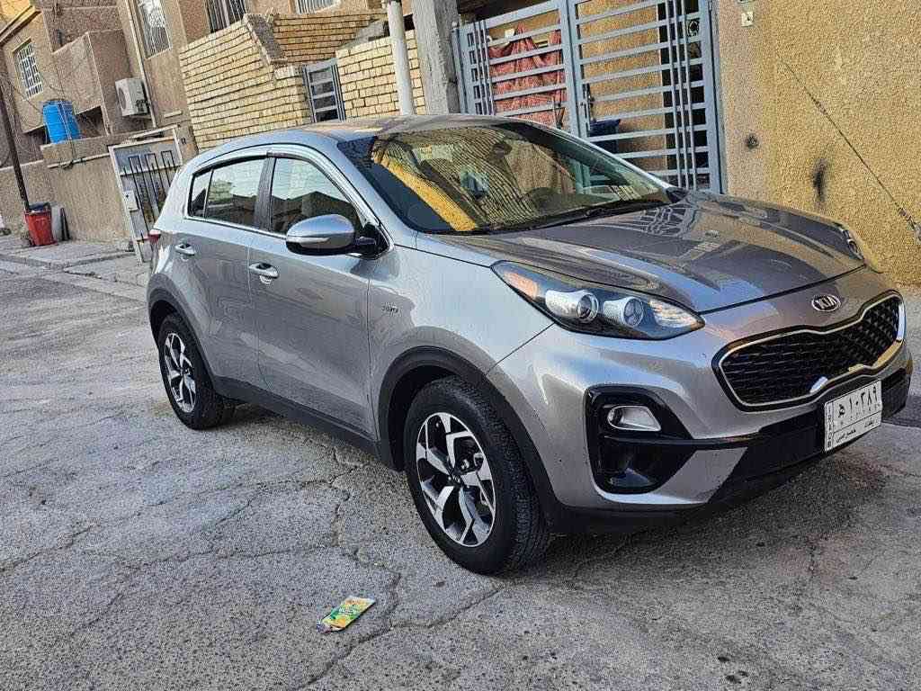 السلام عليكم سبورتج 2020رقم بغداد بأسمي 
(السعر 145$)
المواصفات محرك 2400 الكير At رادار تحديد مسار قياده ذاتيه مري كهرباء تبريد قطعتين كامره شاشه جبيره نظام كار بلي ويل 17 لايتات زنون وباقي المواصفات المعروفه ماشيه 100الف 
كامله مكمله اي نقص مابيها صور الحادث بالمنشور والسونار 
مكانها بغداد حي الجامعه 
*********** بغداد, العراق

