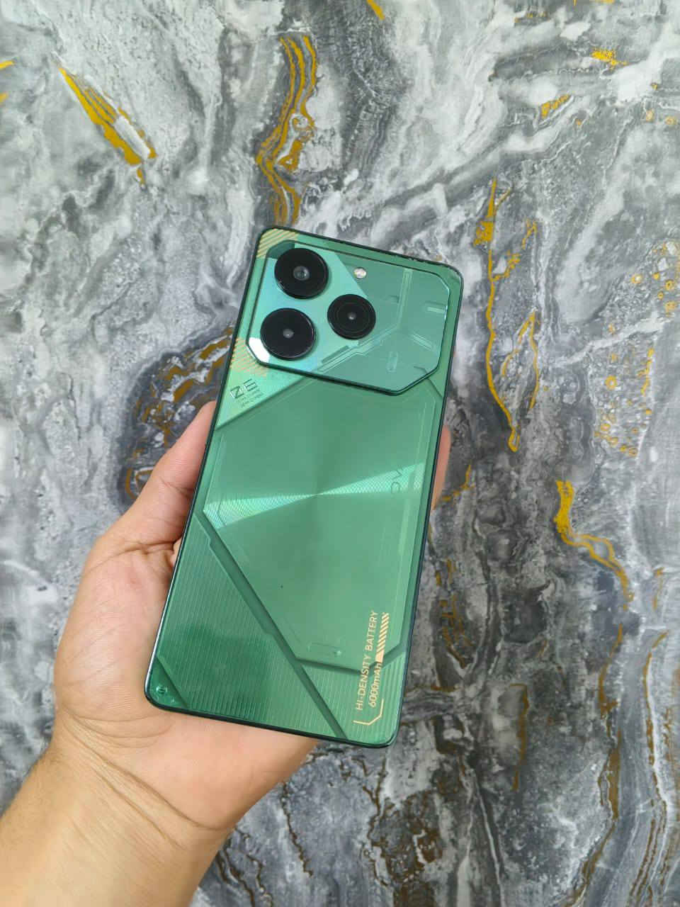 TECNO POVA 6 Pro 5G للبيع 200 الف ذاكرة 256  بغداد الكمالية 
***********
