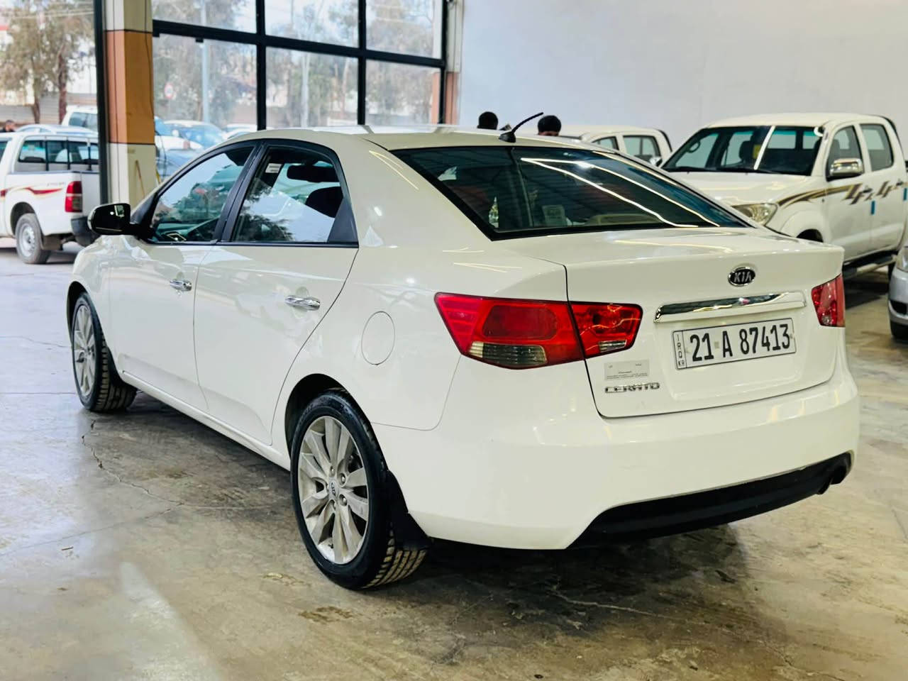 سيراتو موديل 2011توماتيك جام كا ره باى ئه ى بيس ناو سور مه كينه ى نه كراوه ته وه  سه نه وى نويه ٢٢٠ هه زار روشتوه هه موو كيانى به شه رته بو ياغى نيه سيا ره كه زور خاو ين ما يته و ٤ تايه و ويلى نويه مالى دو سته 
سعرى 109
***********
*********** كويسينجاك, أربيل
