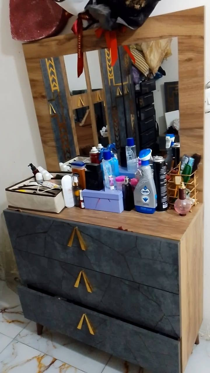 غرفه للبيع 5 قطع عنوانها البياع اي ضرر ما بيها اختي الجديده سعرها 400 وبيها مجال للشراي متوفره خدمه توصيل فتح ونقل اي استفسار راسلوني👉 واللي ما يحب نقل وفتح ننطيه العنوان يروح يشوف الغرفه وهو ياخذها👉


**إذا كنت صاحب هذا الإعلان وتريد حذفه لأي سبب، رجاءا أرسل رسالة إلى الدعم الفني**