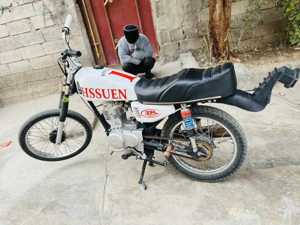 سلام عليكم
دراجه للبيع 
نامه شلامجه 23 بلاد 
دراجه شلعه معدل خير من الله 
فصله تخبل دراجه مال جناي مرتبه حلوه 
دراجه وراق سكنر 4 وراق رقم ***********
