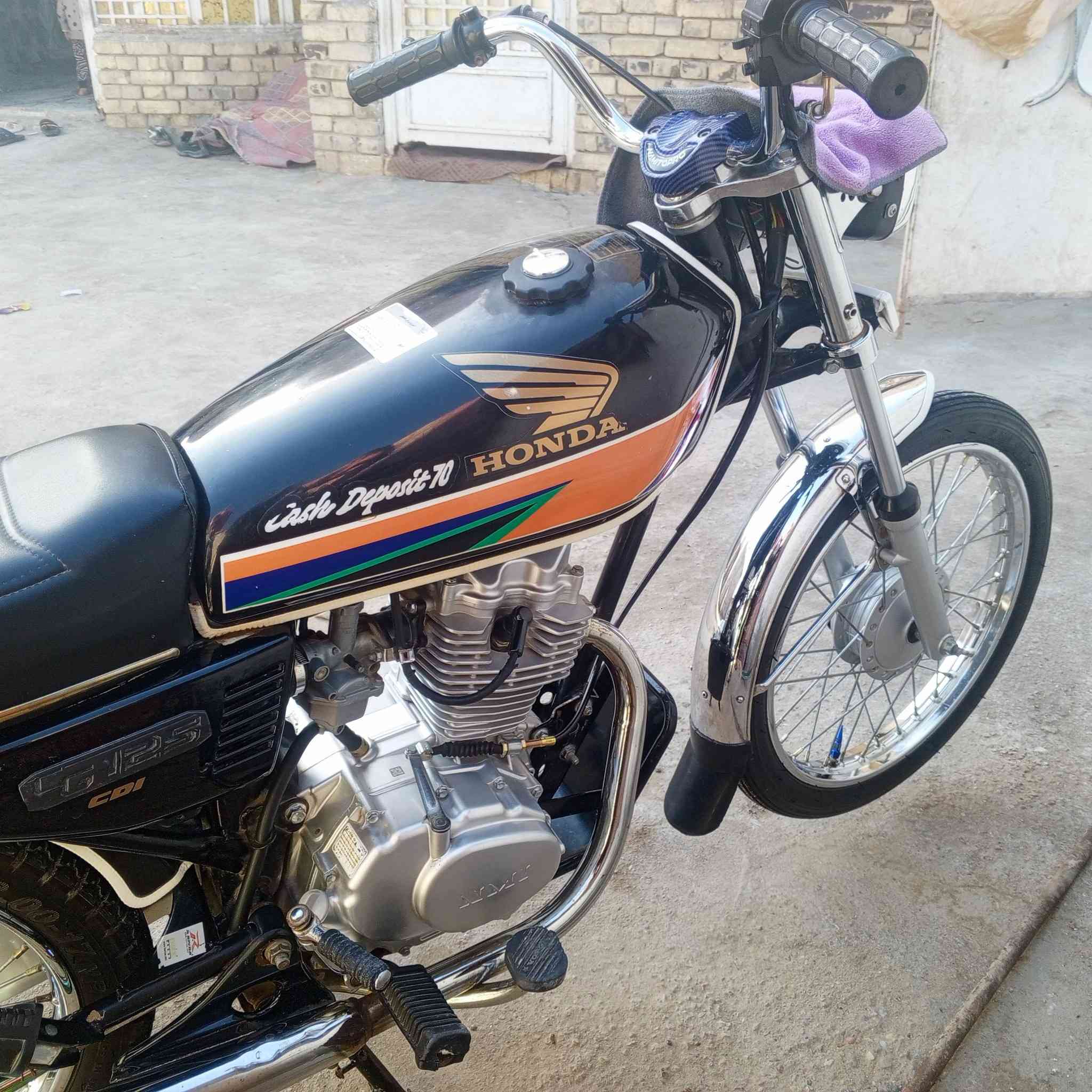 السلام عليكم دراجه للبيع وراق شاصي 20متياز مكاني شطره سعر 850 بيه مجال ***********
