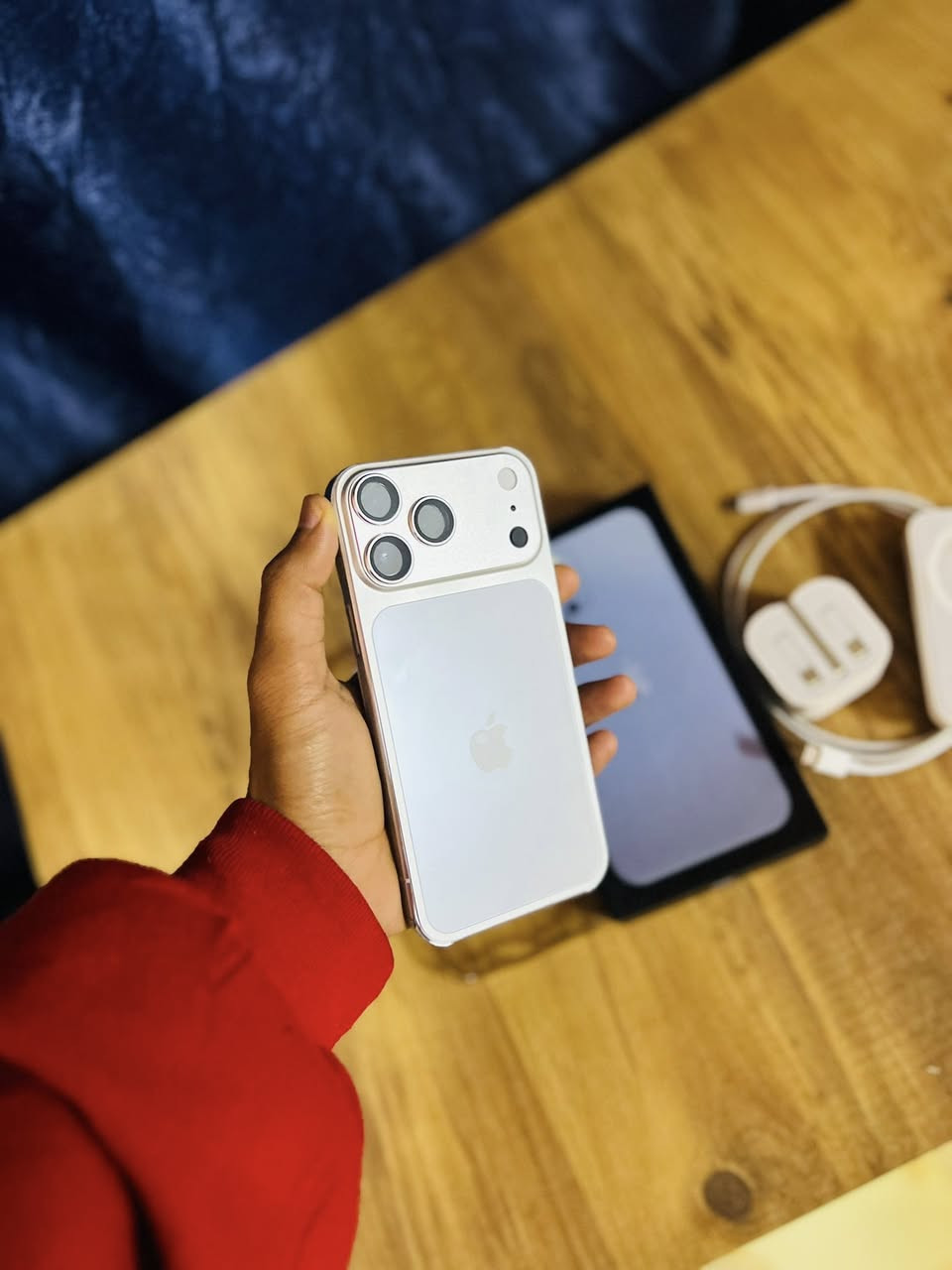 مساء الخير شباب ايفون 13 برو ماكس محور 17 تغليف فقط قابل للازالة ذاكرة 256 بطارية 80 كامل مع ملحقاتة السعر 600 المكان شارع 60 للاتصال ***********
