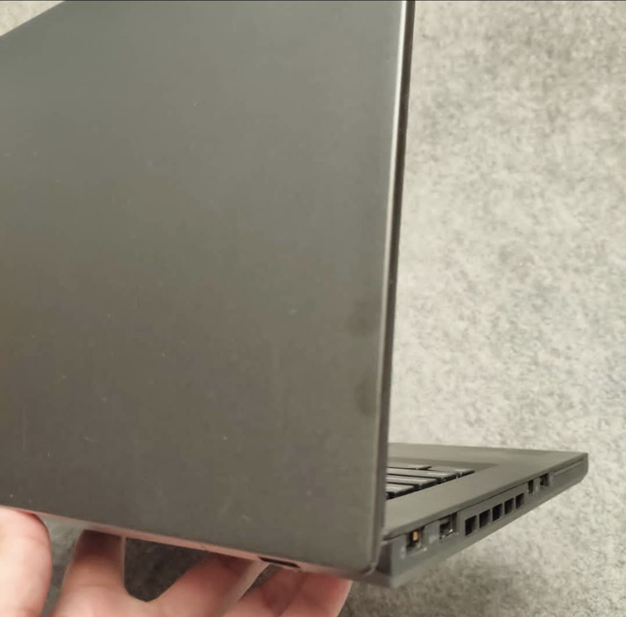 لابتوب لينوفو core i5 للبيع
المعالج core i5 الجيل الخامس
رام 8 كيكا 
هارد 256 كيكا SSd
كرت الشاشه  Intel Uhd 520 حجم 4 كيكا
الشاشه حجم 14 انج ضد التوهج  
باتري ليثيوم 6 خلايا  شحن سريع 65 واط والباطرية  ممتازه
كامره دقة hd 
   الحاسبه كلش نضيفه وحلوه
السعر 200 الف النجف, العراق


**إذا كنت صاحب هذا الإعلان وتريد حذفه لأي سبب، رجاءا أرسل رسالة إلى الدعم الفني**