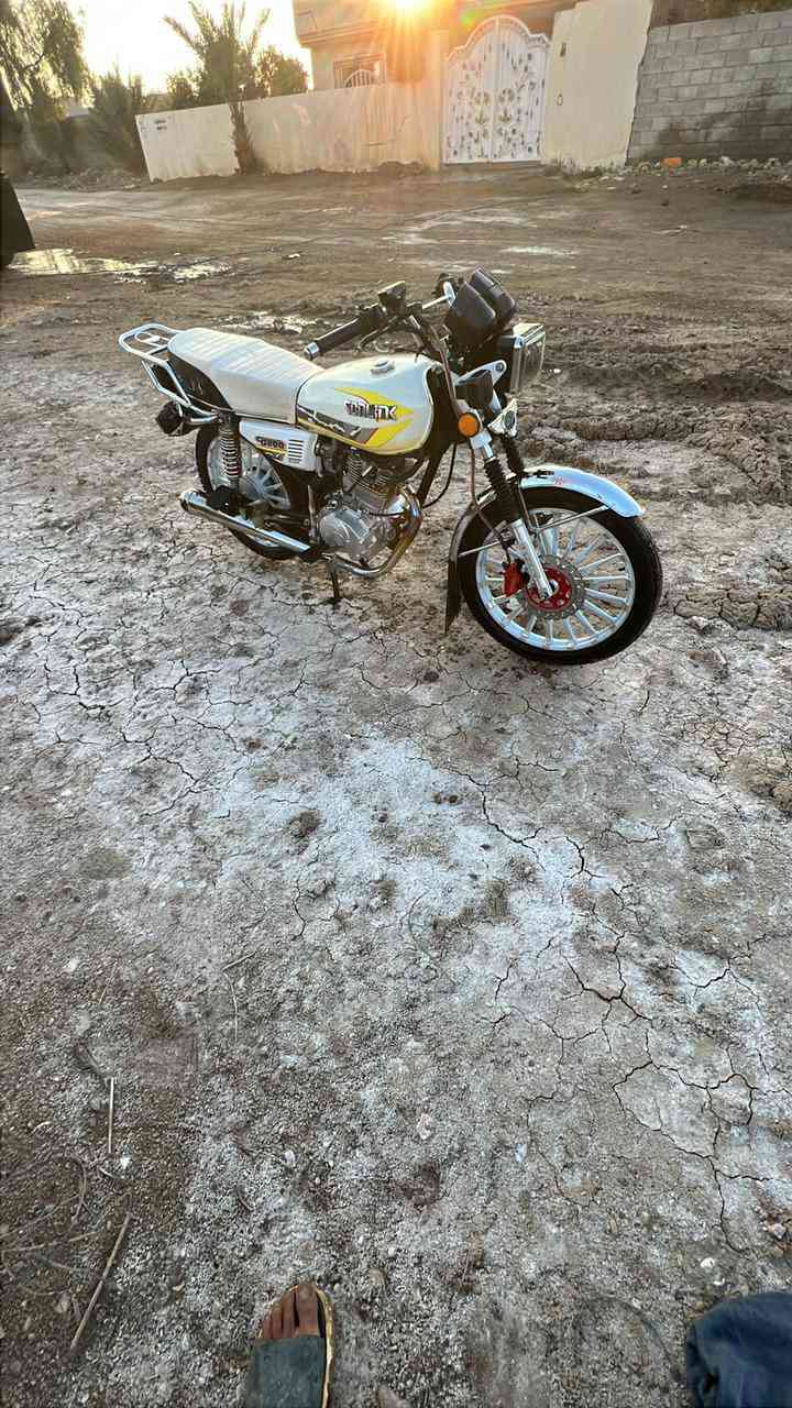 السلام عليكم دراجه للبيع ايراني موديل 25 دراجه جديده حلوه مكانها بغداد بوب الشام سعر 850 وبيها مجال رقم الهاتف للاستفسار ***********
