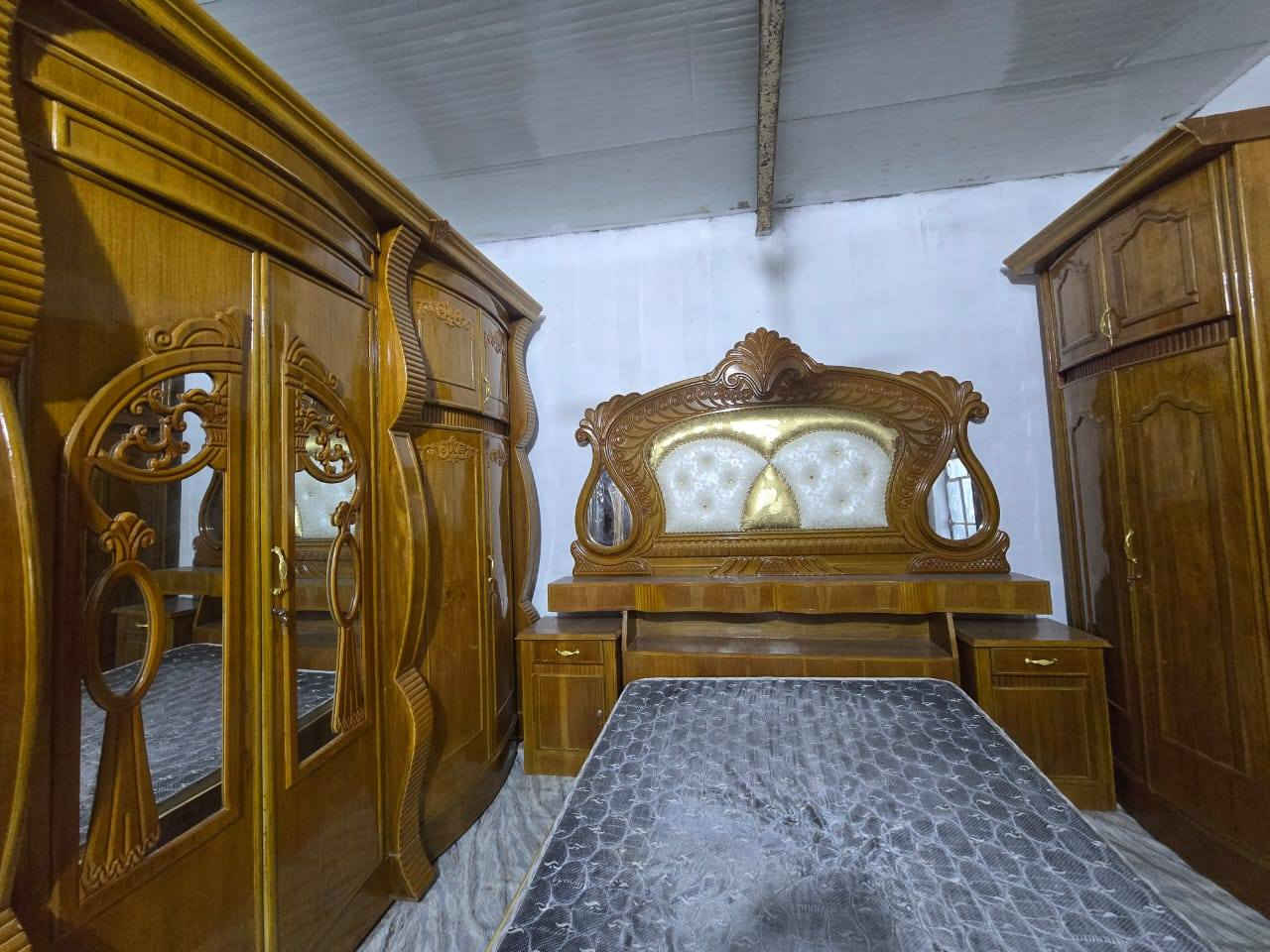 السلام عليكم غرفة للبيع اخت الباكيت سعر(مليون و800) وبيهه مجال عنوان البصرة قضاء المدينة ناحية الهوير هاتف ***********
