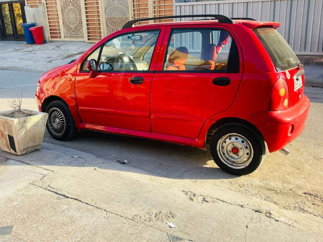 كيو كيو
                                                                2012
كير عادي 
تبريد تدفه 
شاشه ايباد
كامره 
سستم صوت
منظومه زنون كلش قوي 
كير محرك مكفوله
تخم تاير جديد
باتري امرول
سنويه بعيده
ويل كب
جام اوتو ويه القفل
رقم بغداد دولي ب اسمي 
اتصال او واتساب 

0776 536 5437
***********
عنوان الدوره جمعيه خير الله بغداد, العراق
