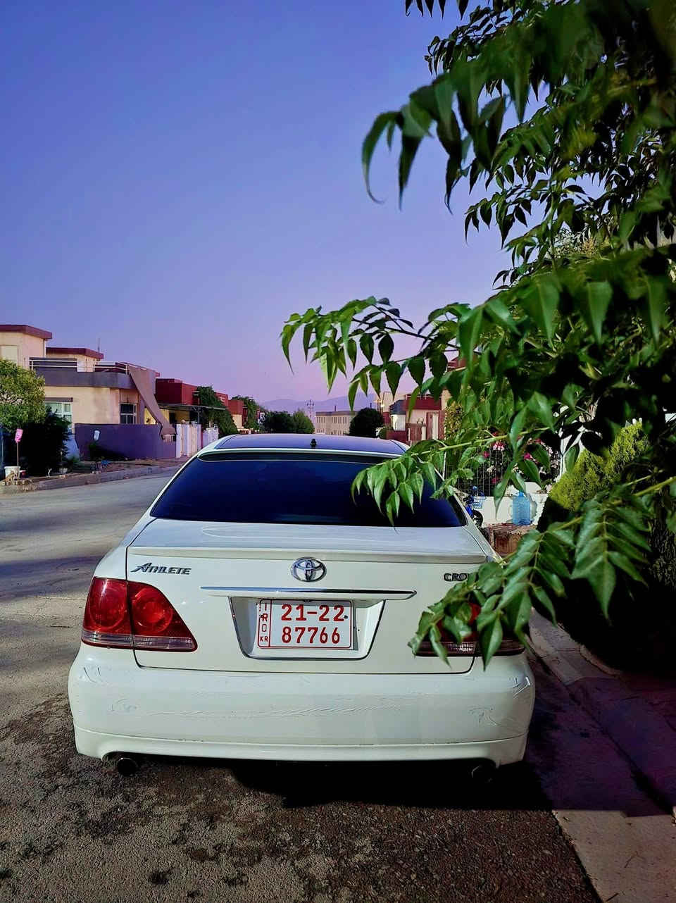 2005 ,180
کۆدی بەناو خۆمەوەیە باڕکۆدی هەیە 
3دووگمەیە 
تەبرید سارد و گەرم 
بڕاوەیم چاک کردوە گەڵابەی پێڕاکێشە 
داشبوڵیم داگرتوە و کونی گەرمیم کامل چاکردوە
سڵایتە دەعمو لێدراو کامل بۆیاخ نیە
کامل سپۆرتە دەعامی دوای سپۆرتی یابانە 
ویلی دنگەی ئیستیل
ناوسورە داشبۆردی شکاوی لەکە پێوە نیە 
کوشن جڵدی دوبەیە 
عەیبوو عاری تەنها ئەوەیە سوکانی قورس بوە 
 نرخی 57گەڵا
گۆڕینەوەش ئەکەم لەسەر دڵگرتن 
ناونیشانم عەربەتە 
***********
