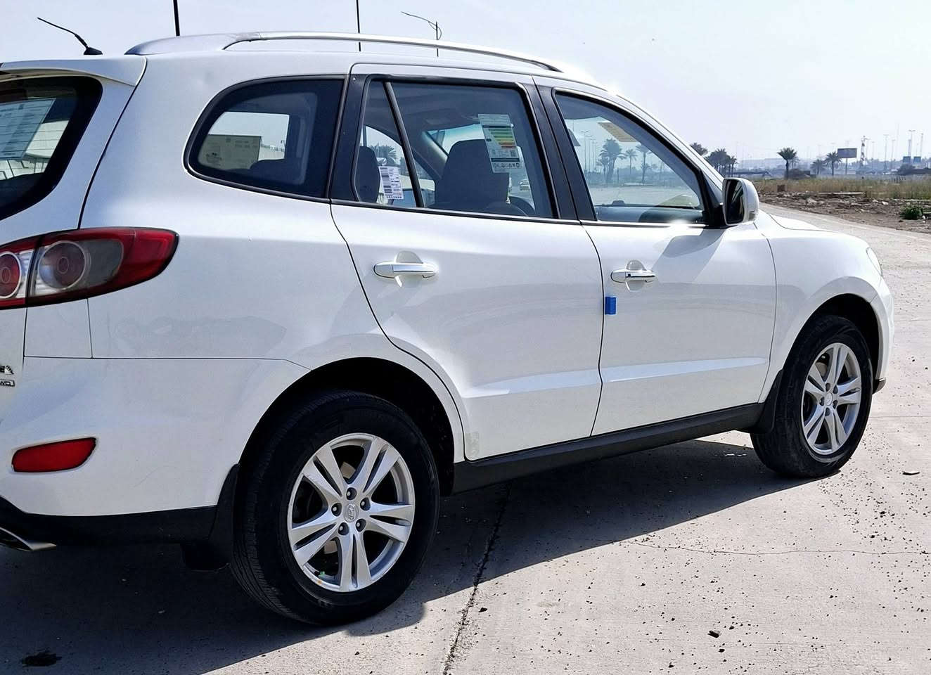 من رخصت مدير الكروب المحترم السلام عليكم سنتافي  ٢٠١١ وارد خليجي مكينه ٣٥٠٠ المرغوبه رقم بغداد انكليزي فول مواصفات بصمه تشغيل وبيبان تحكم استيرن فتحه سقف كراسي كهرباء سبعه راكب ثلاث قطع تبريد حساس خلفي ثلاجه بالفرس شاشه كامره خلفيه مرايات شفط اشاره كير مكينه مكفولات صدر أمامي وخلفي نضيف تخم تاير تبريد شغال السونر موجود بالصور السعر   ١٤٣  بيهه مجال   للاتصال   ***********  مكان بغداد علما السياره احلى من الصور
