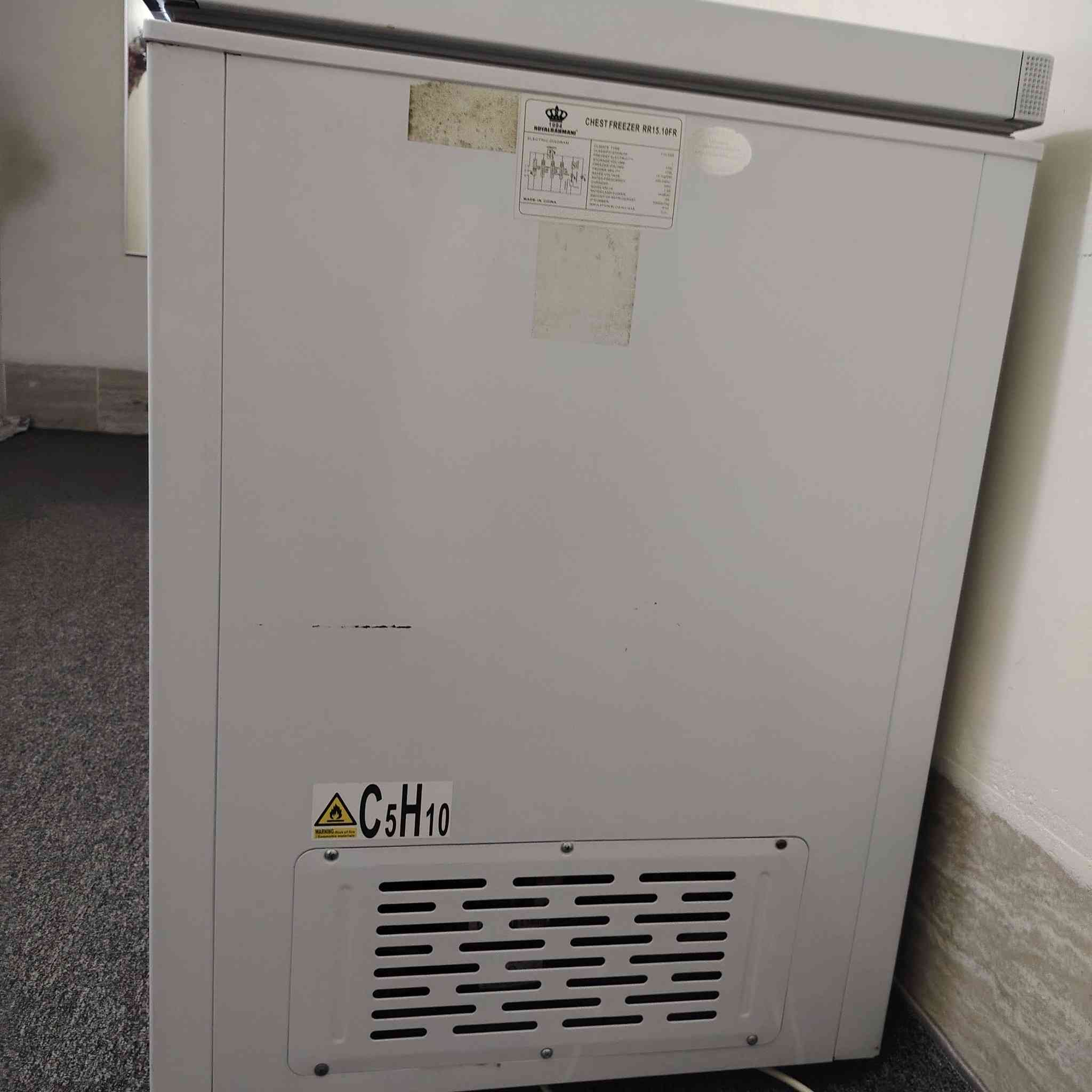 مجمدة للبيع نضيفا السعر 175 وبيها مجال
والسفسار عل خاص ***********
