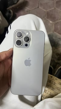 15 برو ماكس نضافه فول الله شاهد بطاريه ٨٤للبيع07752820185واتساب