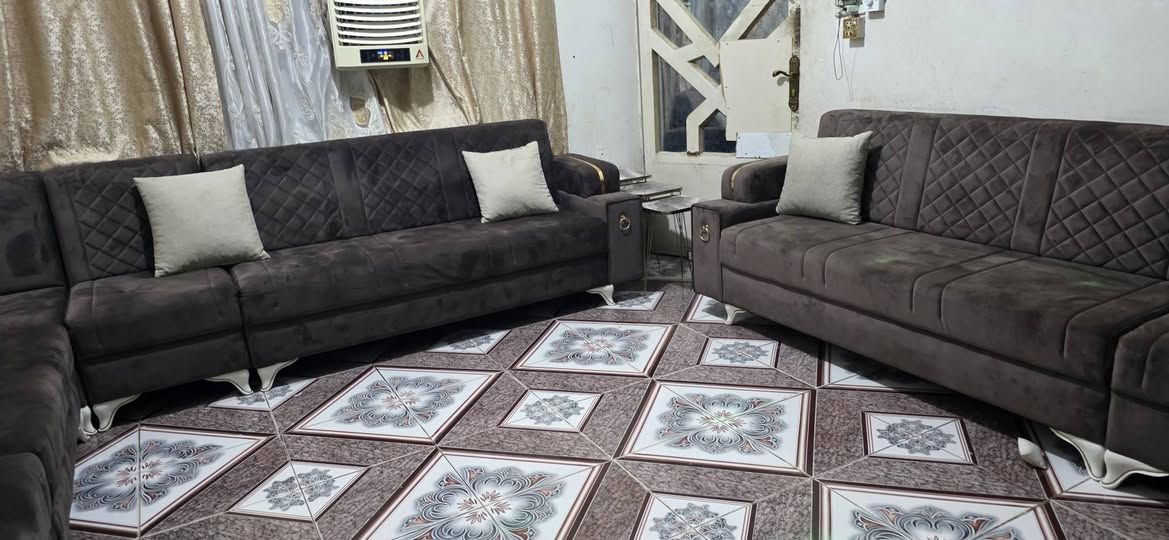سلام عليكم تخمين  ٢٠ مقعد جديد للبيع سعر ٨٠٠ بدون طبلات ورايد تخم واحد عادي ١٠ مقاعد ب٤٠٠ مكان طشاش استفسار اتصال ***********

