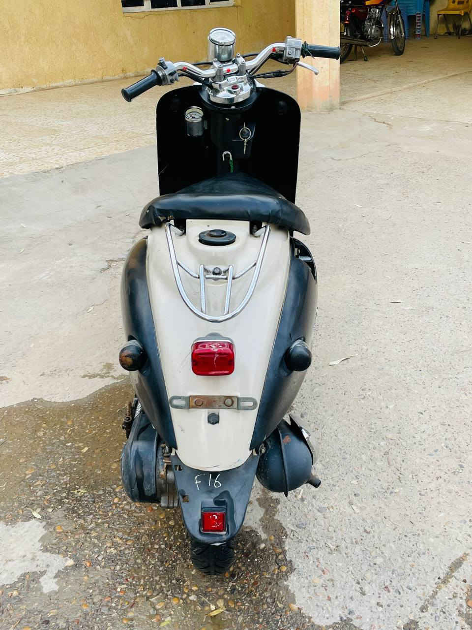 سلام عليكم دراجه يوماهي عبد الحليم دراجه نضيفه ما مفتوحه مكينه مكفوله شرط تطلع 60 وكيله بل قطاع يم لفلكه لسعر 550 وبيه مجال مكان سده دور لنفط استفسار *********** خاص ما متواجد
