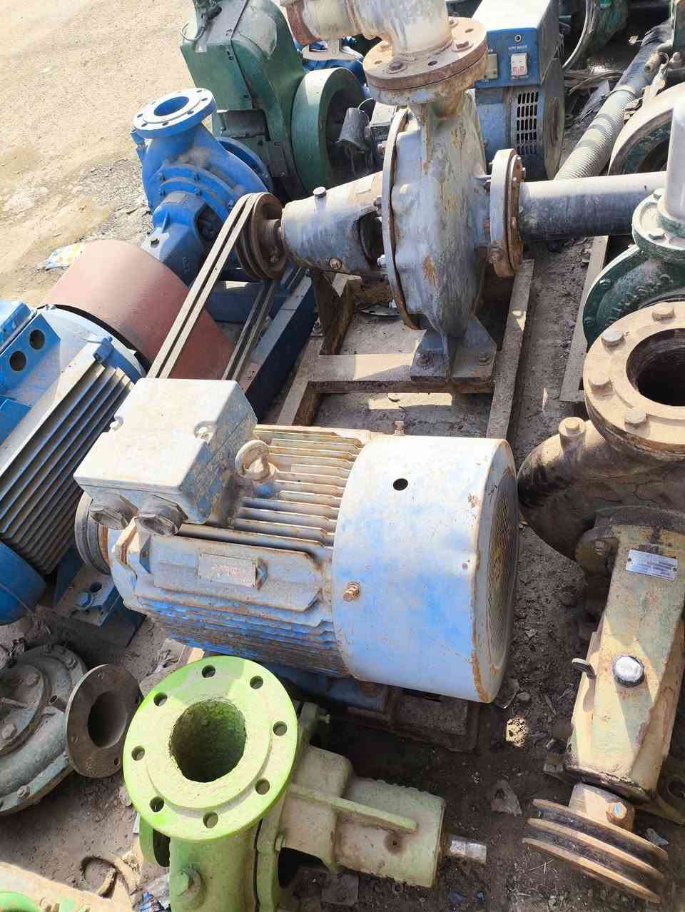 ماطور 40 حصان و خنزيرة عربية ضغط عالي
الماطور ملفوف و الخنزيرة بلادية 
السعر 900الف وبي مجال للشراية
الرقم ***********
