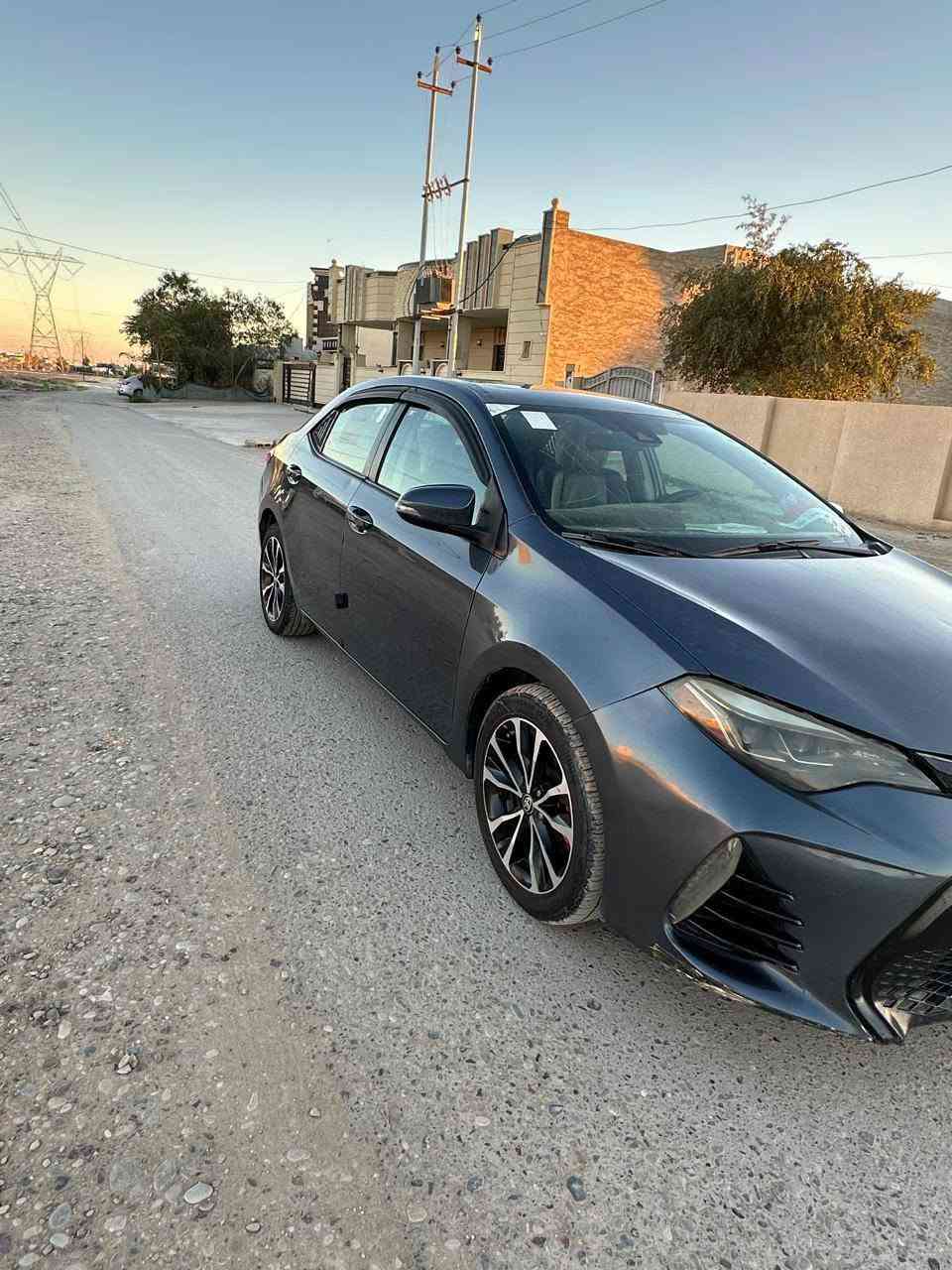 🚗 للبيع: تويوتا كورولا 2017 (Toyota Corolla    XLI) 🚗
العنوان:  صلاح الدين تكريت /قمة الاعتمادية والاقتصادية.. كورولا 2017 بحالة ممتازة وجاهزة للاستخدام
 الموديل: 2017
 الفئة: XLI
 المحرك: 4 سلندر، بسعة 1.6 لتر (اقتصادي جداً في استهلاك الوقود وقوي الأداء).
 
✨  أعلى الميزات والمواصفات الداخليةوالخارجي 
 فتحة سقف 
راديو، مشغل CD، ومنفذ AUX و USB.
 أزرار تحكم ستيرن رادار  مثبت سرعة كشنات تدفئة وتبريد على المقود (الدوران) لسهولة التحكم بالصوت أثناء القيادة.
 نظام ميرور لينك / بلوتوث لربط الهاتف.
 الأمان والسلامة:
 نظام فرامل مانع للانغلاق (ABS).
 نظام التحكم في ثبات المركبة (VSC).
 وسائد هوائية (Airbags) لحماية السائق والراكب.
 نظام مراقبة ضغط الإطارات.
⚙️ حالة السيارة:
 المحرك والكير: بحالة ممتازة (على الفحص).
 التبريد والمكيف: ثلاجة وجاهز للصيف.
 السيارة وارد امريكي حادث بنيد او جاملق السعر 140 رقم الهاتف ***********
