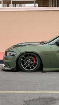 جارجر rt 2022 ٥٧٠٠ زيتونيه  تحكم ستيرن  شاشة كبيره كاربلاي كشن السايق ...