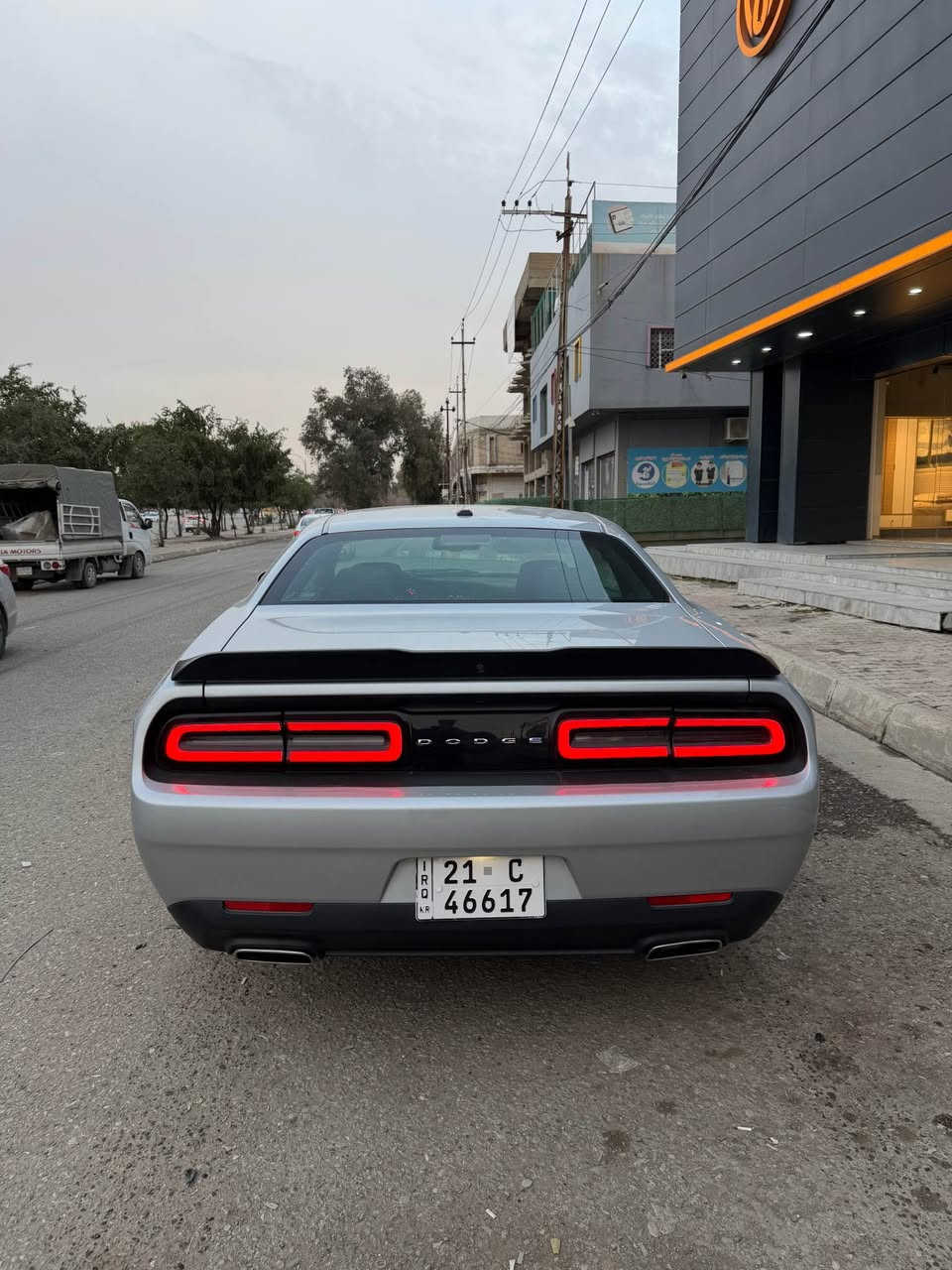 السلام عليكم 
جالنجر SXT 2023  THE LAST CALL للبيع 
سيارة جديدة وكاملة مابيها اي نقص 
ماشية 33الف 
تشغيل عن بعيد
منظومة لايت
حادثها فقط بونيد وبيها رصعة بالشاصي وصور الحادث موجودة بالمنشور 
هزة وسنوية وفحص كله جديد 
السيارة بأسمي شرط التحويل
السعر 210 وبيها مجال 
رقم الموبايل *********** كركوك, العراق
