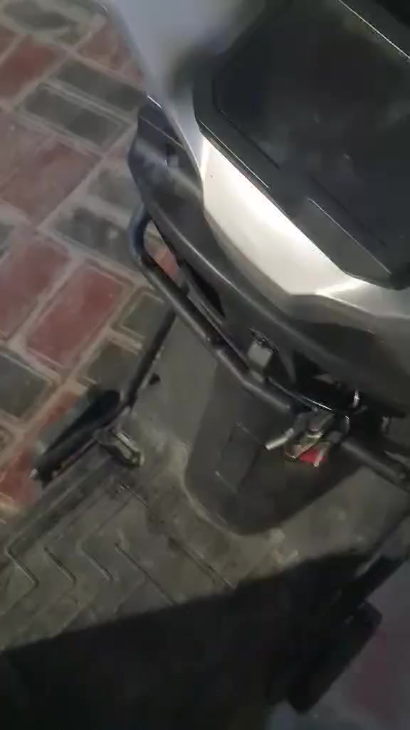 للبيع 
دراجة شحن تيسلا ام عيون مدرعة 
6 بطاريات المسطرة 
ملف 2000 وباقي المواصفات كلهة موجودة بيهة بصمتين وسويجين جهاز انذار سعرهة خاص عنواني كربلاء قريب المركزية  رقمي ***********
