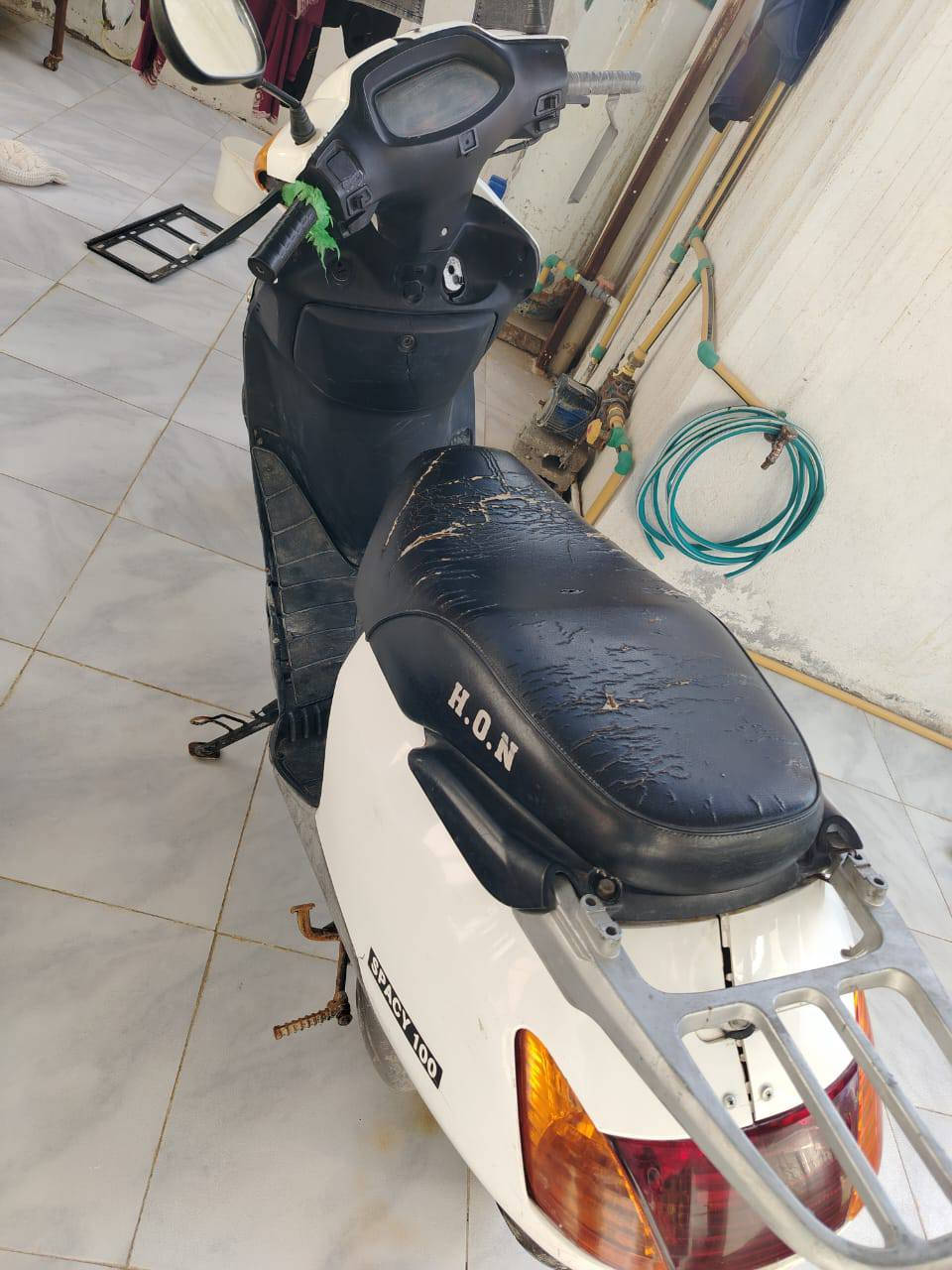 سبيسي ياباني كلش نضيفه ودراجه بيها حظ مابيها نقص ابد ب350وبيها مجال مكاني الحمزه الغربي وهذه رقمي ***********
