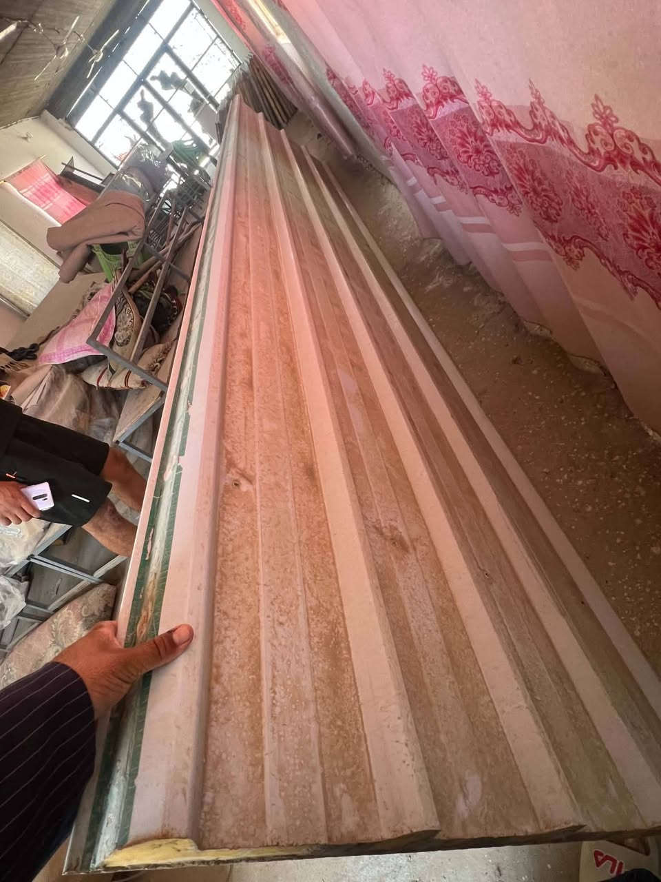 السلام عليكم
للبيع سندويج استخدام قليل  150متر 
ينباعن كلهن اليردهن بخدمته 
رقم الهاتف
***********
