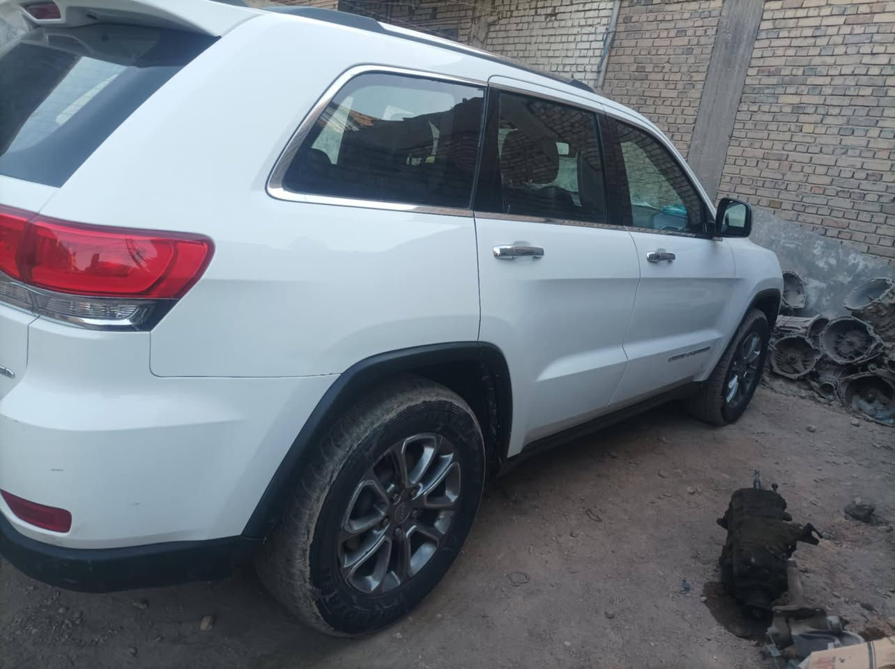 جيب موديل 2016 مكفول سعر 260$ وبيه مجال عنوان حله ***********
