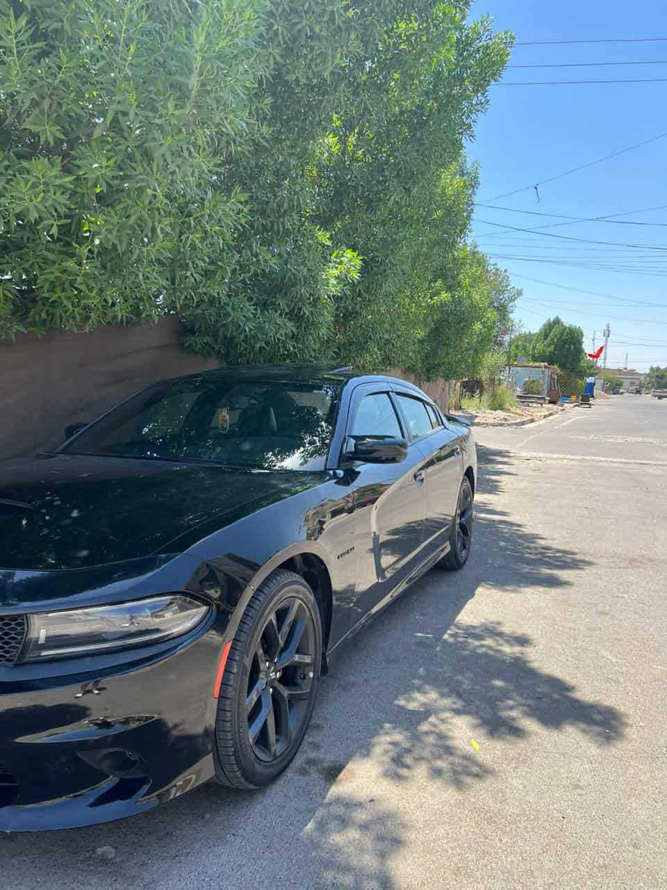 سلام عليكم 
جارجر موديل 2022RT
فول ماعده راداد
بيهة قطع مبدله اصلي بدون صبغ
بدون لا دواخل ولا شواصي ولا لغود
بسمي مكاني بغداد سياره نضيفة ومتعوب عليه
***********
