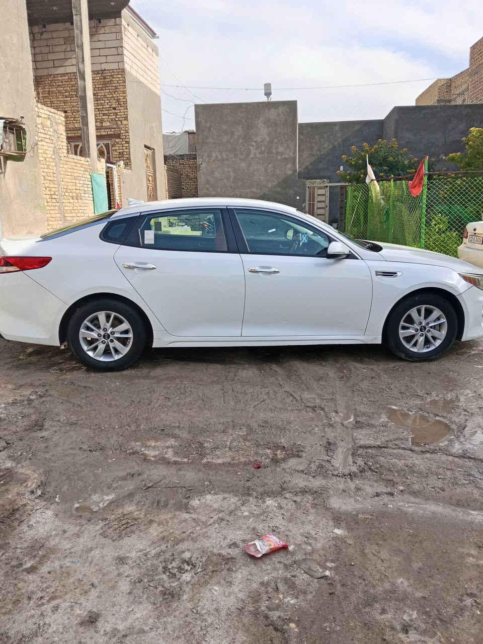 سلام عليكم سيارة كيا ابوتيما موديل 2018 كير ومكينة وحداديه وتدفئه وتبريد السيارة جاهزة من كلشي الرقم بغداد بأسمي المكان ناصرية السعر 142 رقمي هذا***********
