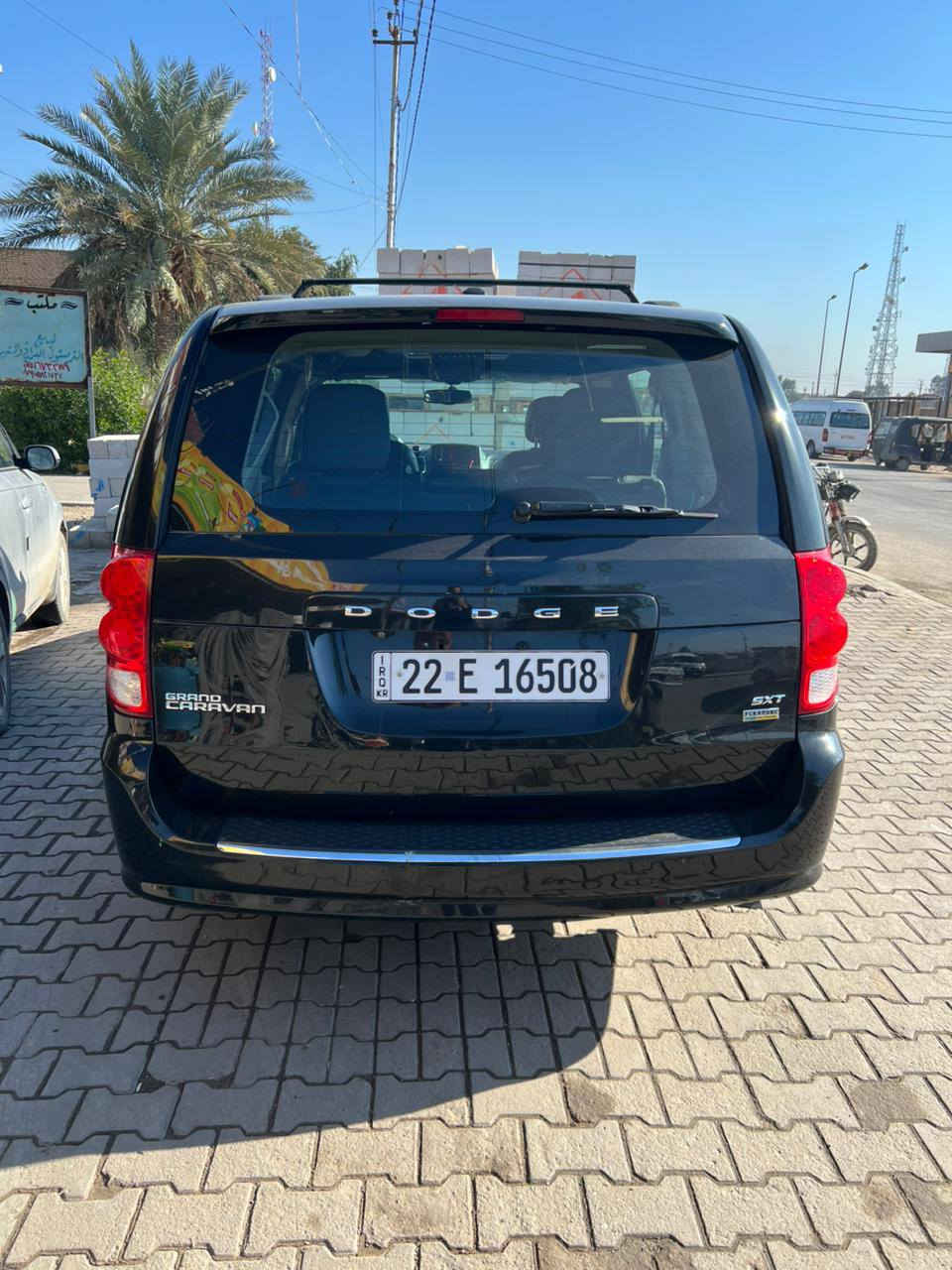 السلام عليكم للبيع او المراوس دوج كرفان 2018 sxt سياره جاهزه بدون نقص بوب كهرباء كشنات بلع رقم اربيل الجديد سنويه وهزه جديد ب اسمي حادثهاا صبغ جاملغ الامامي والبنيد بدون ضربه سونار مرفق بالمنشور  رقمي ***********  *********** السعر 175 وبيهاا مجال حك الجيه مكاني بغداد
