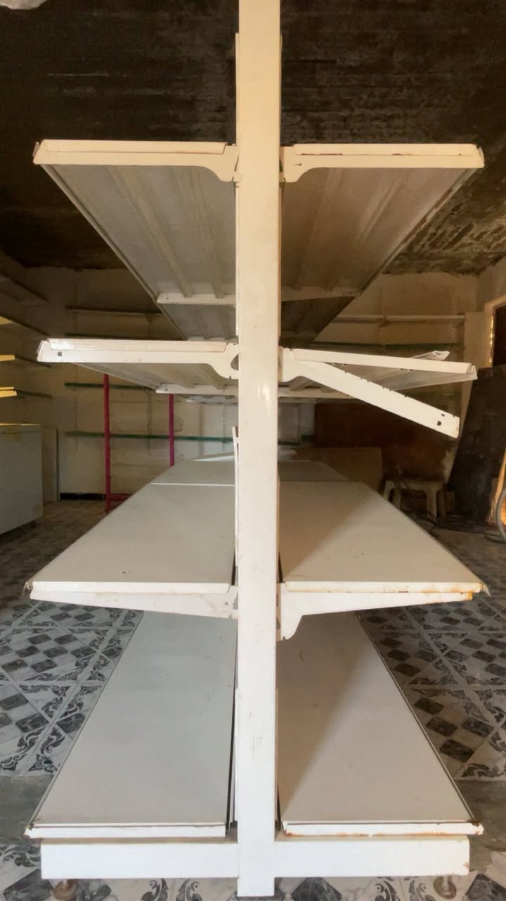 السلام عليكم
رفوف للبيع مع برادات 3 شغالات ومجمدات 2 ميز جديد
 العنوان شهامه ***********
