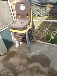 زوج كراسي • سوك حديثه • خلف جامع عبدالرحيم