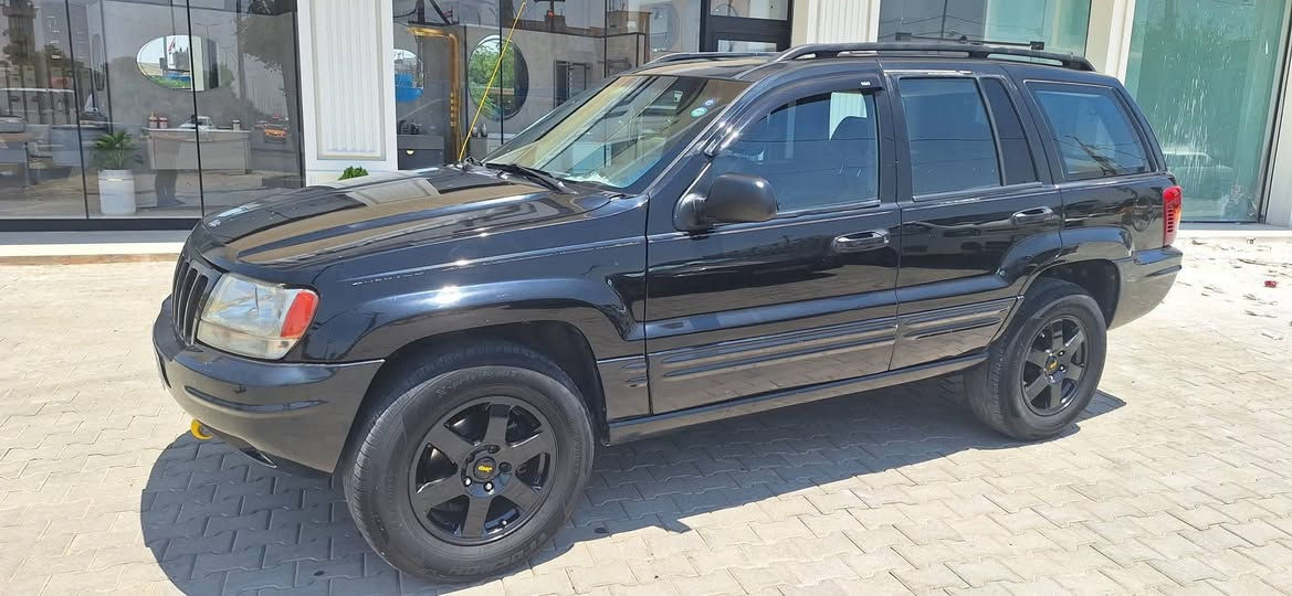 سلام علیكم
جیب شیروكی  مودیل 2000  فول.  V8(شغال من بعد).سنویە لحد 2030 ...صبغ بلادی  تبرید  سلاید  كشنات كهربائی  دبل اكسل شغال..سیارە نظیفه..محرك و گیر بشرط...و اكثر مواصفات بیه..

مكان/کرکوك  او  قظاء كفری      ***********

سعر ‌/ 68  بیه مجال
