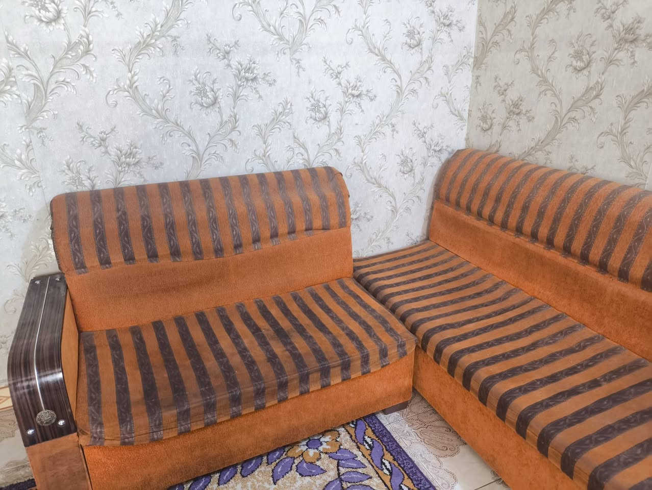 🔥 للبيع تخم كنب زاوية 🔥
تخم مرتب ونظيف بحالة جيدة جداً
القعدة مريحة والهيكل قوي
بدون كسور او مشاكل — جاهز للاستخدام مباشرة

📍 الموقع: الحله - حي العسكري شارع 30
💰 السعر: 120 الف (قابل للنقاش للجادين)

للتواصل ***********
