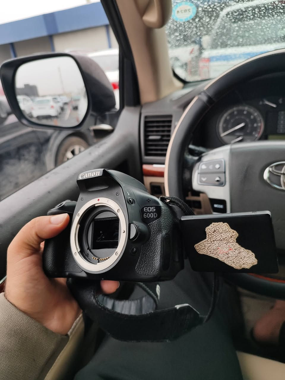 سلام عليكم كانون 600D
للبيع او مراوس ب ايفون وانطي فرق 
عدسة 75-300
بطاريتين 
شاحنة
جنطة 
فرشات تنضيف
بيت رام 
رام
فلاش نقل صور 
حزام كتف
 السعر 380
الكامرة جديدة بمعنة الكلمة وصورهة كلشش حلوةة

*********** اتصال واتس اب
مكاني ديالى موجود توصيل
