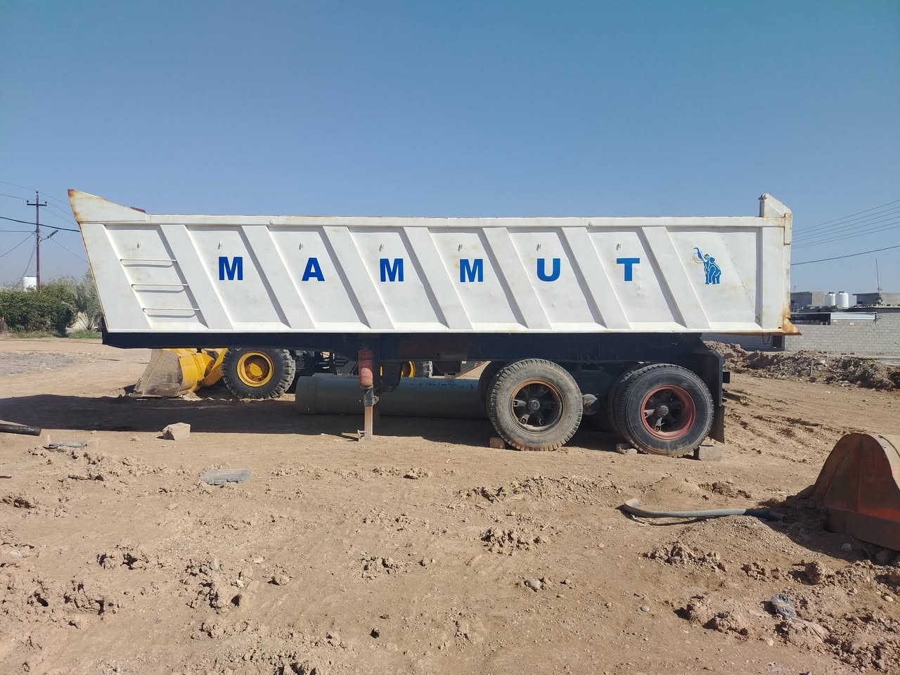 ببجي للبيع كامل للشغل مكانه ديالى السعر 70 وبي مجال بسيط ***********
