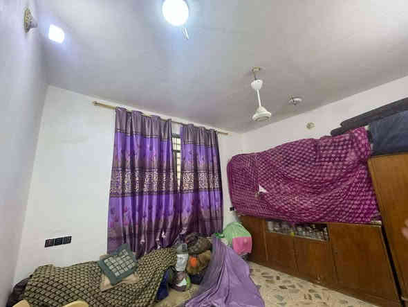 يالله بيت للبيع السعر 115 مليون مع المجال المساحة ٢٠٠ متر طابو صرف غرفتين نوم وصاله واستقبال ومطبخ وصحيات داخليه وخارجية منور وطارمه بناء حديث طابوك صب مسلح كل الخدمات موجودة العنوان طويريج أم الهوى القديمه شارع أبو قاسم موقع راقي كل الخدمات موجودة تفاصيل أكثر الاتصال على الرقم 
***********
