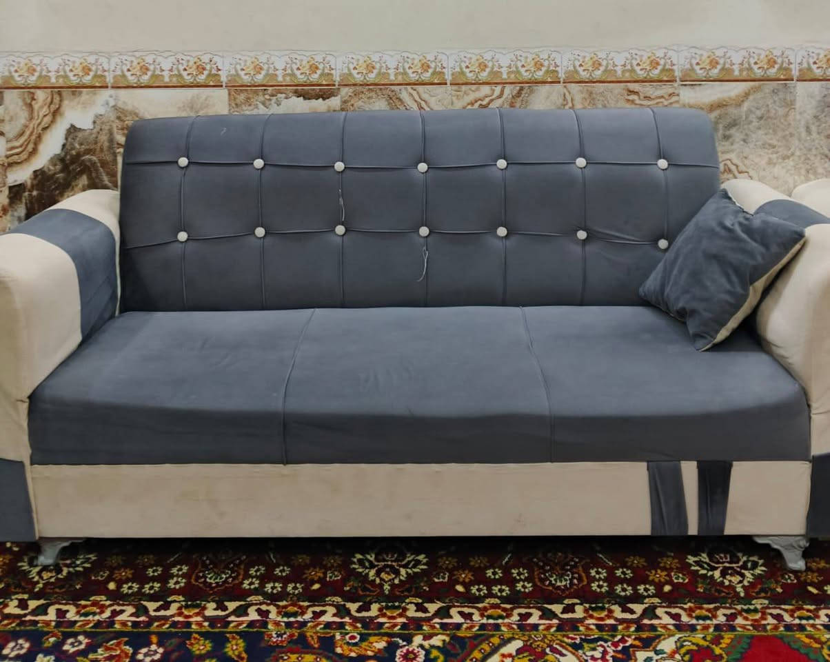 سلام عليكم تخم مستعمل للبيع نضيف مكااني ناصريه مركز سعره 350 رقمي ***********
