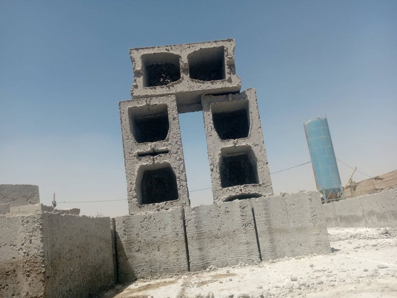سلام عليكم يوجد بلوك بناء درجه اولى كلاب وتفريغ  كافت محافضت لنجف لاشرف  وخارجهه. ✅‏‪***********‬‏ ابوتراب
