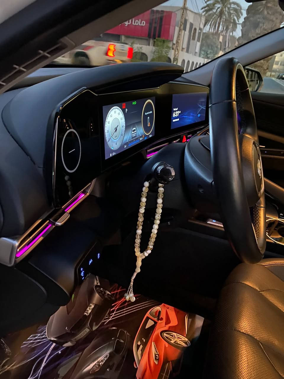 النترا 2023 لمتدد لون ابيض
ماشية 55 الف ميل
حادث جاملغ ايسر وبنيد راجعات نفسهن
بدون ايرباك السيارة
مكينة وكير كفاله برغي ممفتوح بيهن
تخم تاير جديد
بيها سستم لدات اصلي 
مكان السيارة حي الجامعه / حي حطين
السعر 168
*********** احمد
