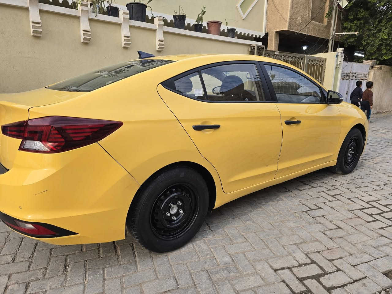 السلام عليكم النتره افانتي محرك ١٦٠٠ فول مواصفات ٢٠١٩ بصمه تشغيل ابواب صندك داخل جلد تدفى كشنات كير ايتي رقم انكليزي بغداد السعر 123 وبيه مجال الاتصال ***********
