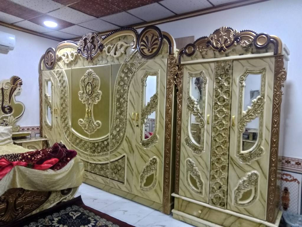 سلام عليكم غرفة نجاره عراقيه شرط تسكام مكونه من 8 قطع كنتور 6 خانات شغل عراقي شرط جديدة واحلى من الصور نظافته ميه بل ميه شرط 
الاستفسار الاتصال على هاذ الرقم *********** يوجد وات ساب
