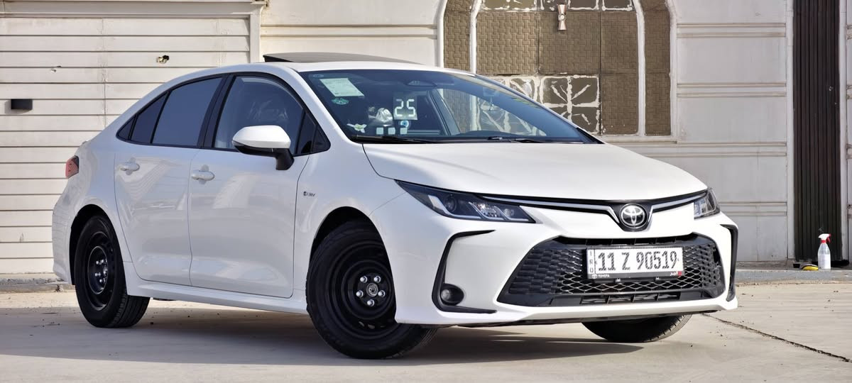 سلام عليكم كورلا للبيع موديل 2025 هايبرد
فول مواصفات داخل جلد اسود علامه سوده 
رادار امامي شاشه ابل كار بلي سستم ايرباك كامل 
تبريد قطعتين تخم تاير وتخم ويل اسود و. ويل الشركه موجود ما. ماشيي زيرو  السياره كفاله عامه 
بيه فقط BDR باب سايق على گد شبر . السعر 160 وبيه مجال ماشيه 12 الف
للاستفسار الاتصال على رقم 
***********
