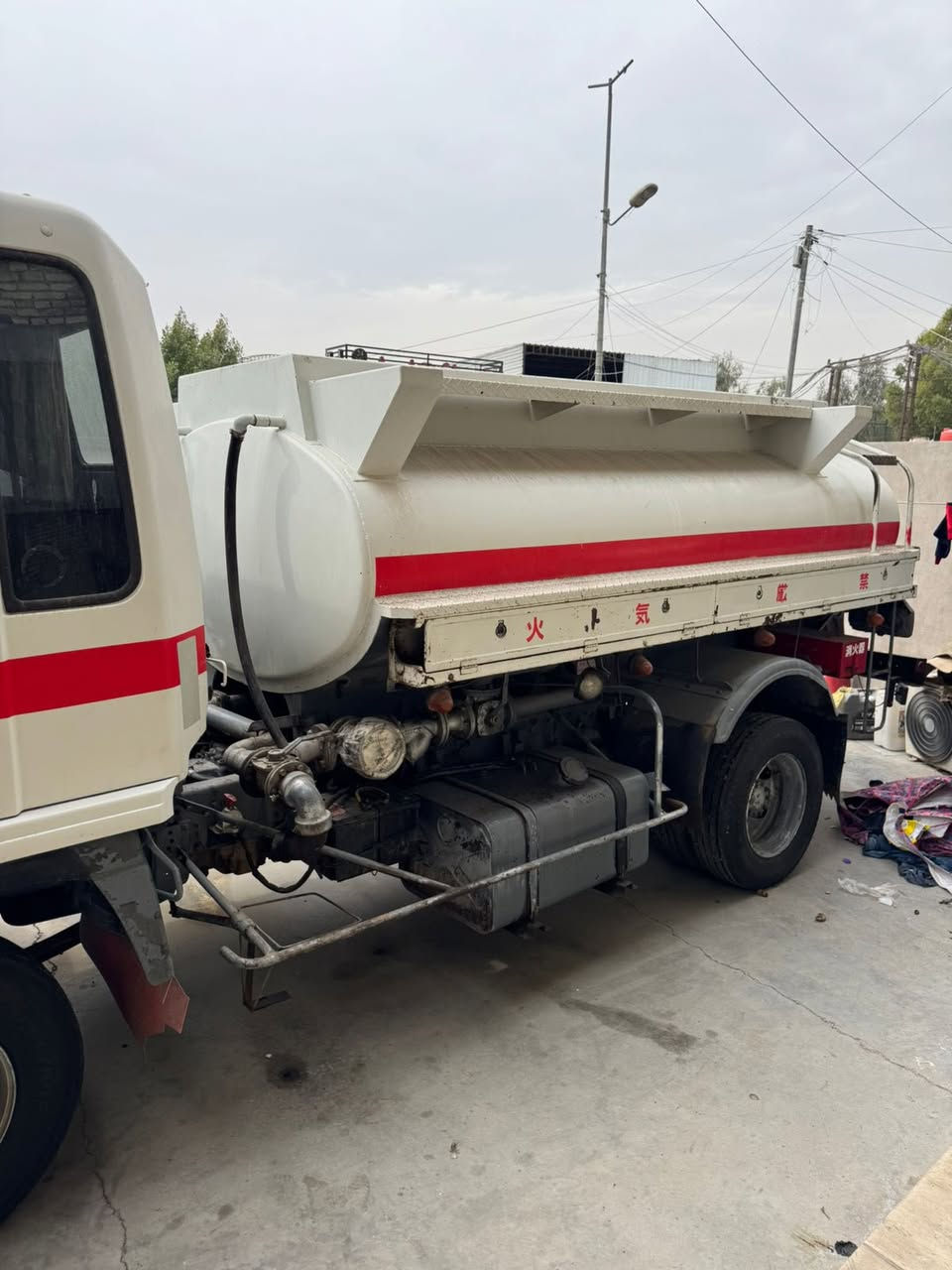 هينو تنكر بلادي موديل 1997 حموله 4400 الرقم للاستفسار ***********
